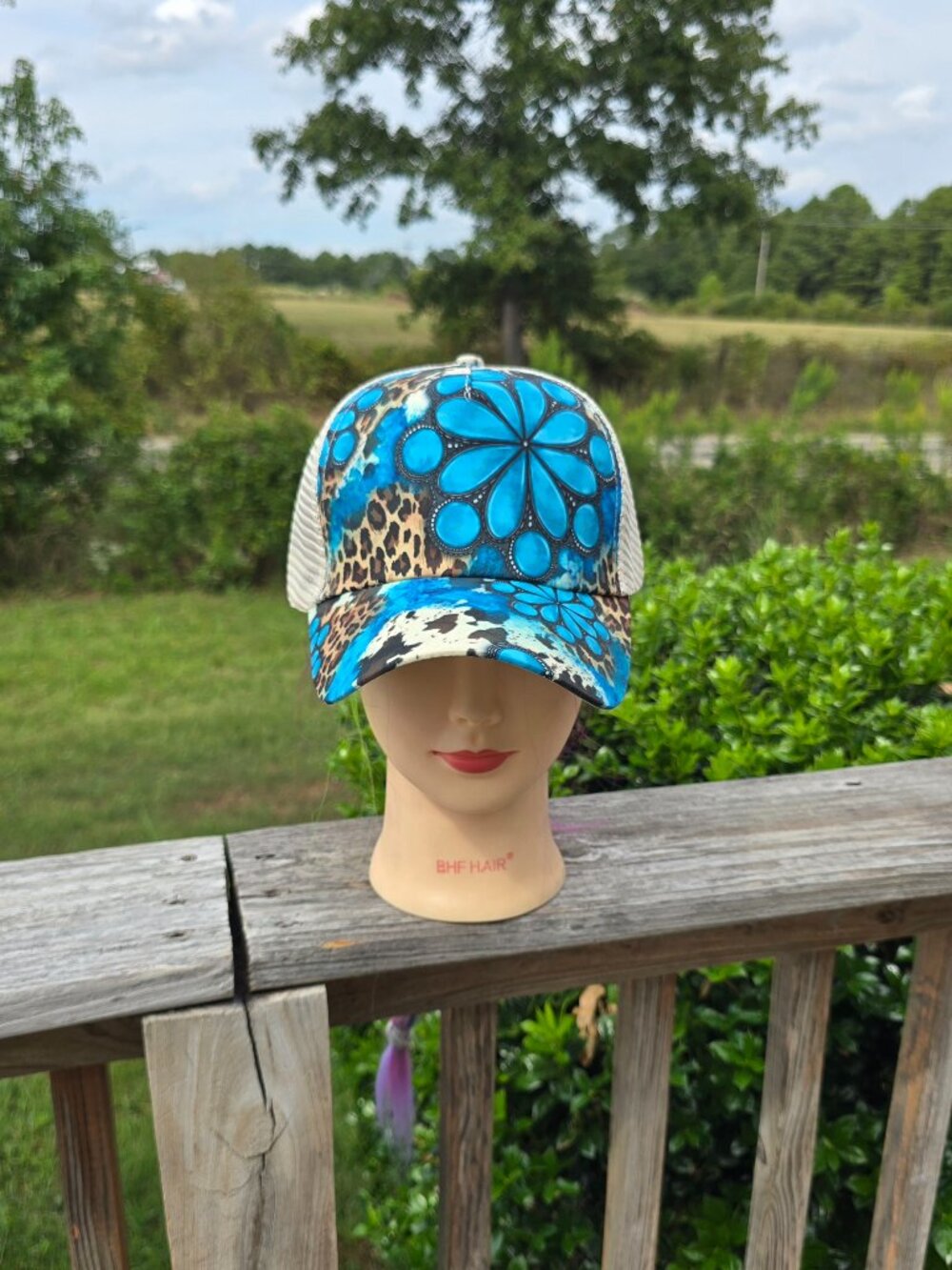Ladies Aztec / Southwest Print & Khaki Trucker Hat new no tags